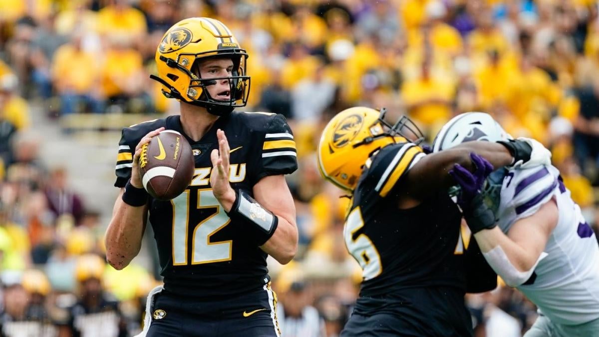 2024 Music City Bowl odds, predictions: Missouri vs. Iowa odds, picks, props from experts who's 232-150