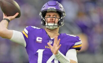 2024 NFL playoff picture, rankings: Officials will hit the field; Vikings, Lions to play No. 1 seed 1