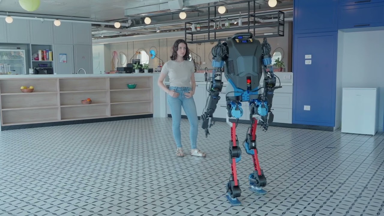 Menteebot follows a human to map out a new workplace - YouTube