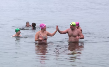 Polar plunge: The health benefits of a New Year's Day routine