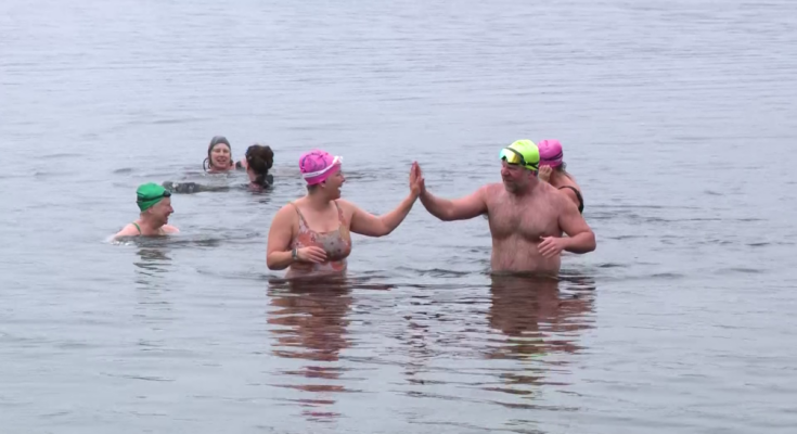 Polar plunge: The health benefits of a New Year's Day routine